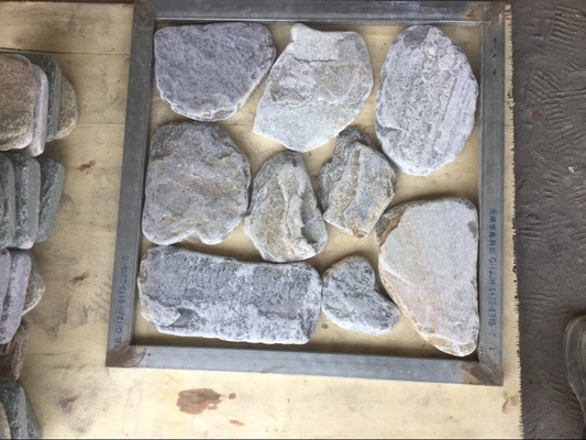 China Tumbled Blue Quartzite Random Flagstone Crazy Stone Irregular Flagstone Paving Stone supplier
