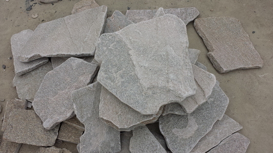 China Tumbled Pink Quartzite Random Flagstone Crazy Stone Irregular Flagstone Landscaping Stone supplier