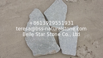 China Tumbled Green Quartzite Random Flagstone Irregular Flagstone Wall Landscaping Stones supplier